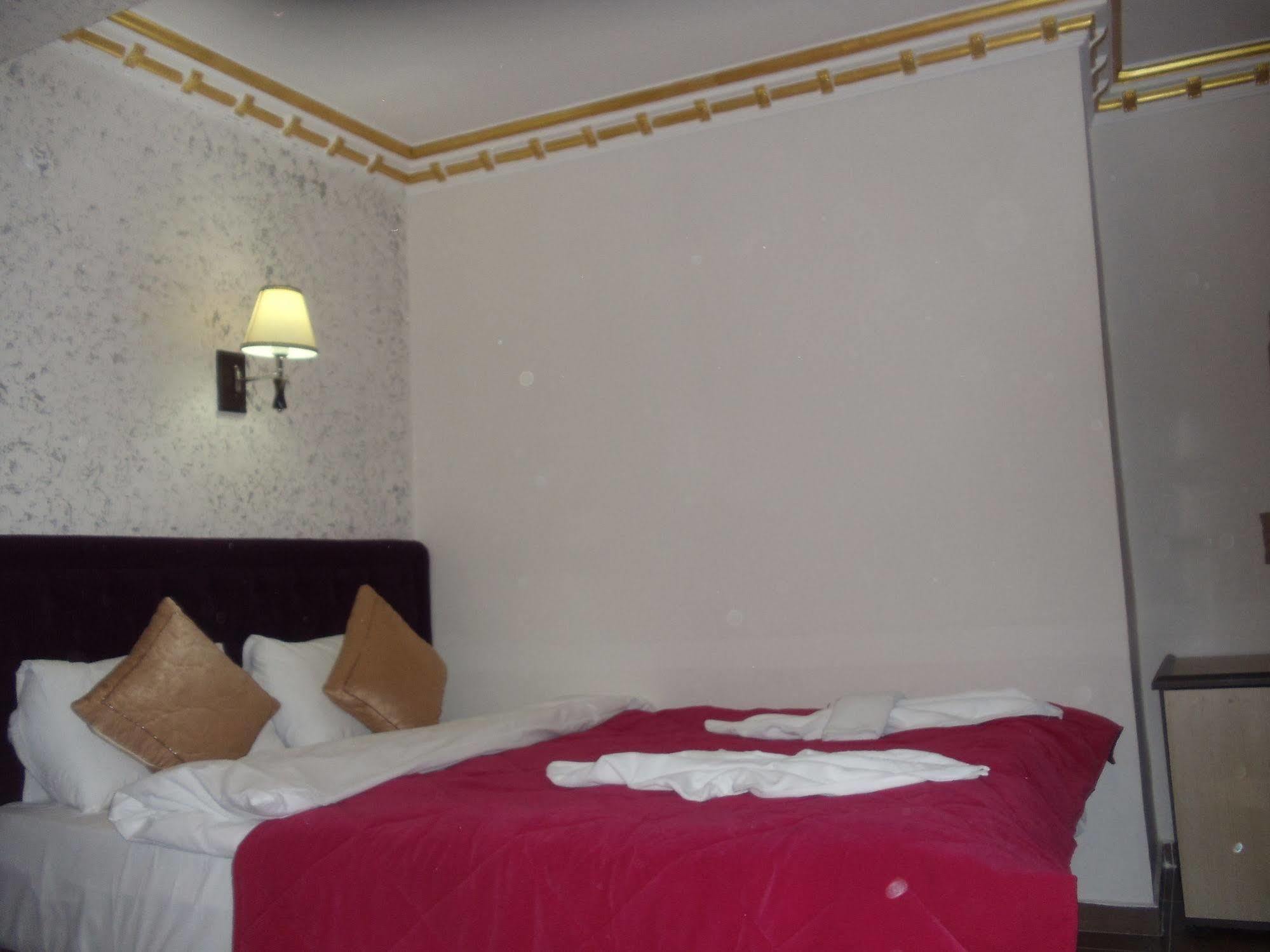 Ares Hotel Истанбул Екстериор снимка